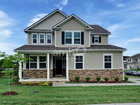 2000 Bennett Dr in Lebanon, TN - Building Photo