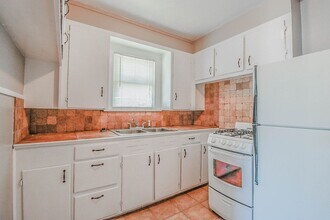 2429 23rd St in Lubbock, TX - Foto de edificio - Building Photo