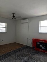 1121 W Mahl St in Edinburg, TX - Building Photo - Building Photo