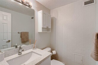 2501 S Ocean Dr, Unit 316 in Hollywood, FL - Building Photo - Building Photo