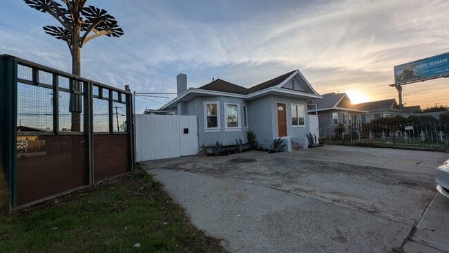 property at 2827 Imperial Ave