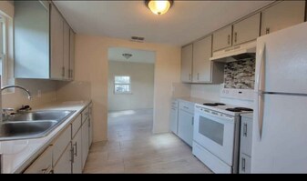 41786 W Expy 83 in La Joya, TX - Building Photo