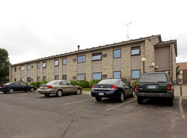 Ridgeway Apartments in Monticello, MN - Building Photo - Building Photo