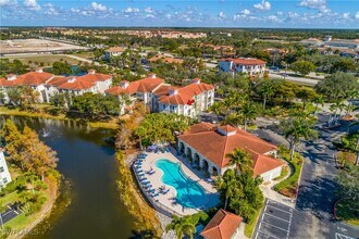 23500 Walden Center Dr in Bonita Springs, FL - Building Photo - Building Photo