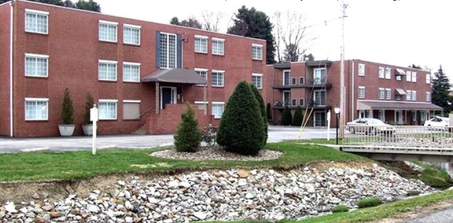 Laurel Village Apartments in Greensburg, PA - Building Photo - Primary Photo