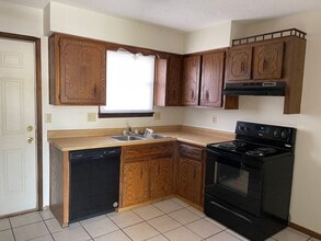 621 Nelson Ct in Lebanon, MO - Building Photo - Building Photo