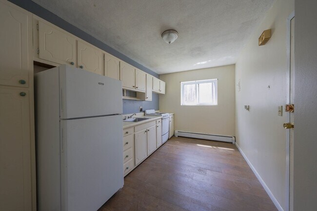 38 Gates St, Unit #1 in Boston, MA - Building Photo - Building Photo