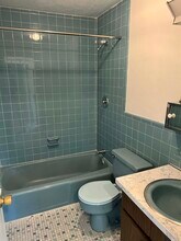 157 Day St, Unit 39 in Auburndale, MA - Foto de edificio - Building Photo