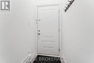 40D Jaguar Private in Ottawa, ON - Building Photo - Building Photo