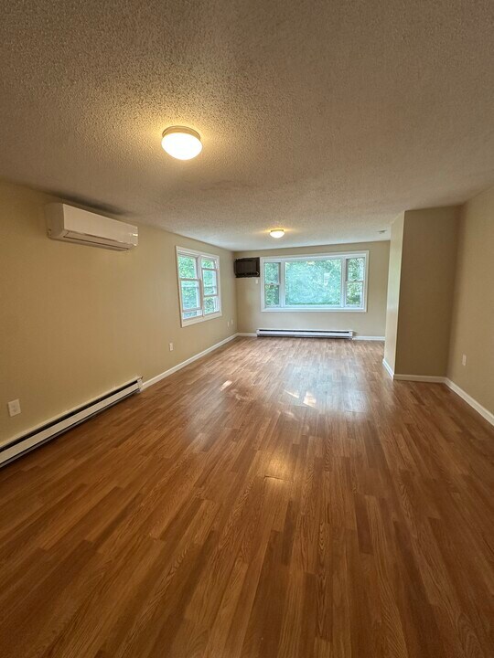 109 Lakeview Ave in Waterbury, CT - Building Photo
