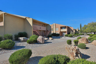 San Mateo Apartments in El Paso, TX - Building Photo - Building Photo