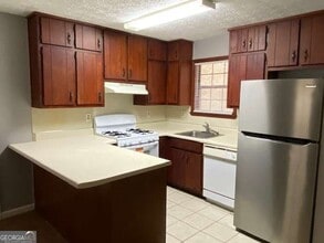 5957 Friar Ct in Atlanta, GA - Building Photo - Building Photo