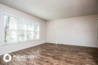 537 Plainville Dr SW in Atlanta, GA - Foto de edificio - Building Photo