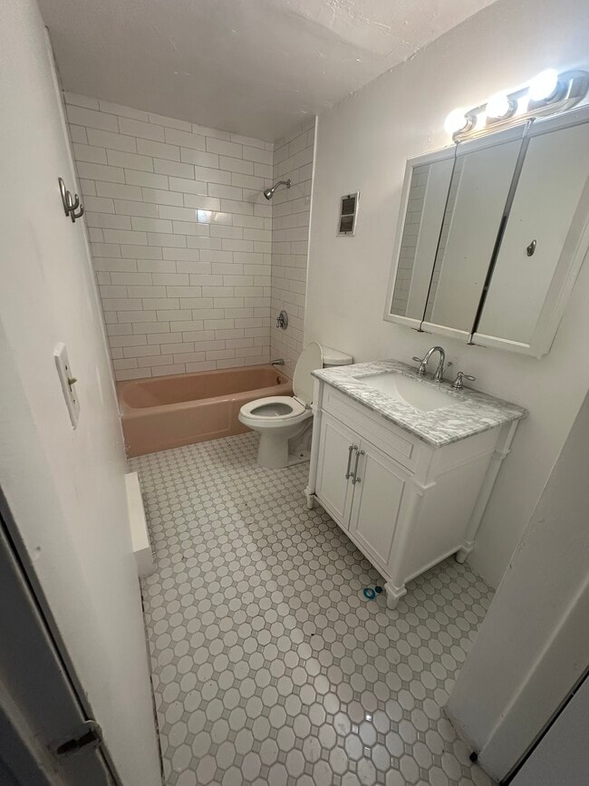 224 Main St, Unit 1B