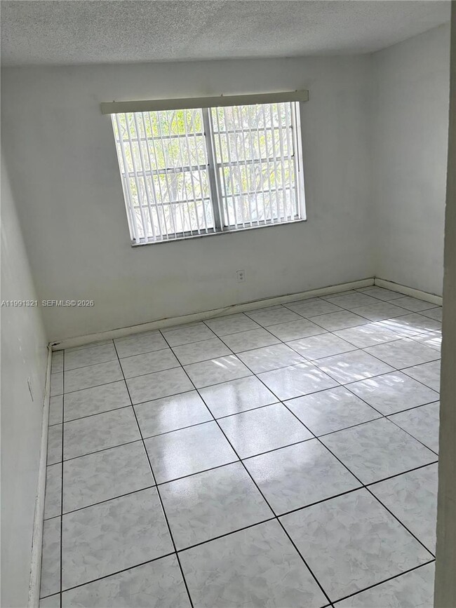 4270 NW 79th Ave in Doral, FL - Building Photo - Building Photo