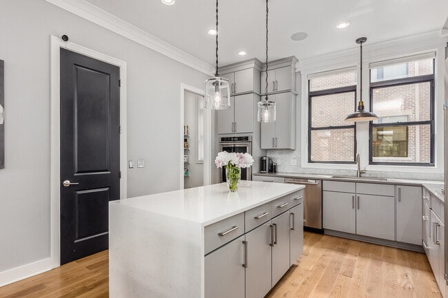 property at 1041 Harrison Park Pl