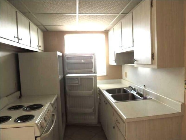 property at 1111 N Federal Hwy