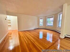 312 Tappan St in Brookline, MA - Building Photo - Building Photo