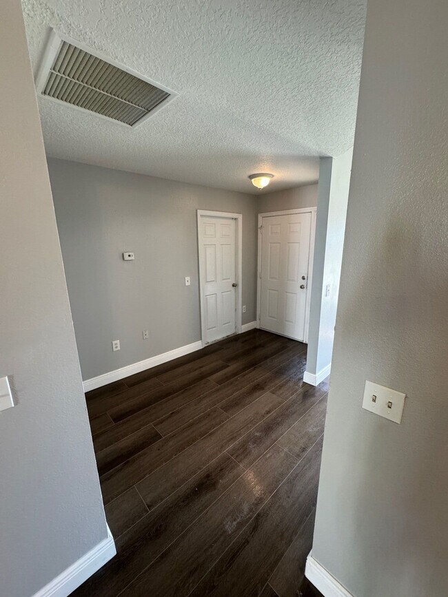 375 Greenwich Ct in Poinciana, FL - Building Photo - Building Photo