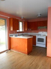 2860 Willow Dr in Lebanon, OR - Building Photo - Building Photo