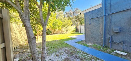 3684 Pinehurst Dr, Unit Effiency in Greenacres, FL - Building Photo - Building Photo