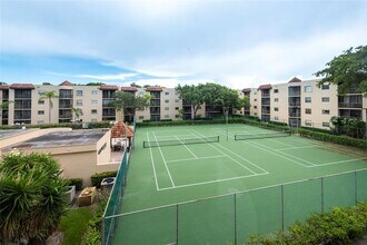 10401 W Broward Blvd in Plantation, FL - Building Photo - Building Photo