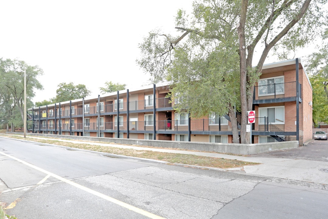 Pembrook Manor in Detroit, MI - Building Photo