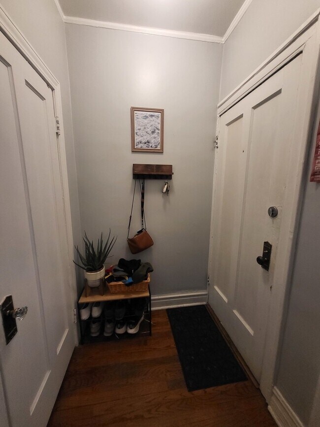547 W Brompton Ave in Chicago, IL - Building Photo - Building Photo