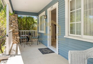 918 N Milpas St in Santa Barbara, CA - Building Photo - Building Photo