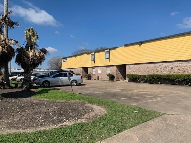 105 Cemetery Rd-Unit -28 in Angleton, TX - Building Photo