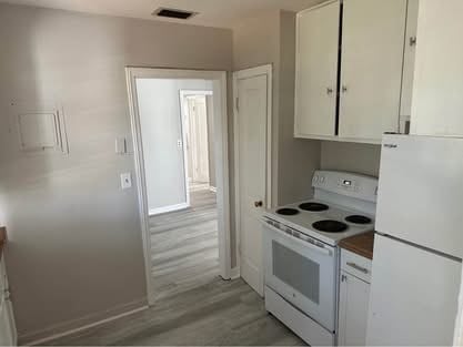 property at 1201 E 2nd Ct