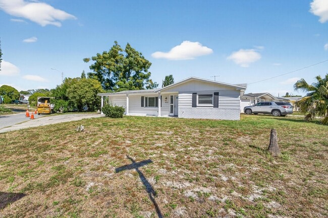 3624 Oakhurst Dr in Holiday, FL - Foto de edificio - Building Photo