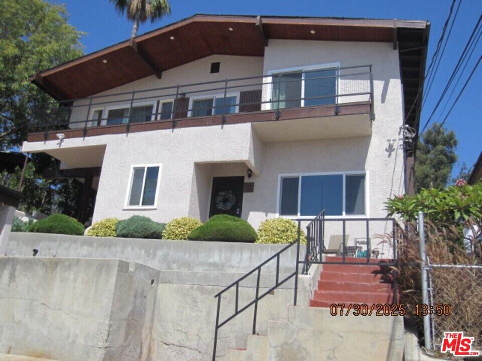 2350 1/2 Teviot St in Los Angeles, CA - Building Photo