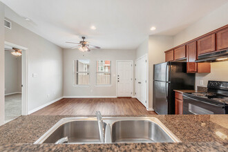 Wolf Run Condos in Bryan, TX - Foto de edificio - Building Photo