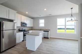 Lamp 55th Ave, LLC in Davenport, IA - Building Photo - Building Photo