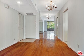 1300 Midvale Ave in Los Angeles, CA - Building Photo - Building Photo
