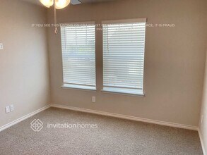 7175 Blue Jay Way in Richland Hills, TX - Foto de edificio - Building Photo