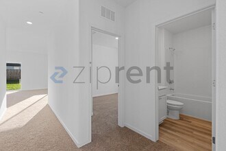 10512 Santana Ln in Stockton, CA - Building Photo - Building Photo