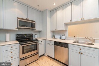 1731 Wallace St in Philadelphia, PA - Building Photo - Building Photo