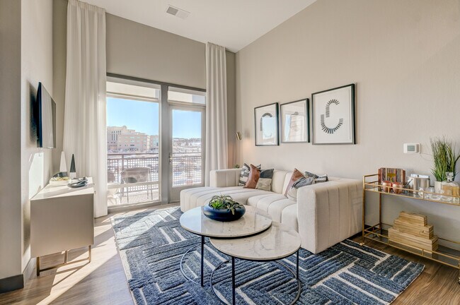 Novus in Lone Tree, CO - Foto de edificio - Building Photo