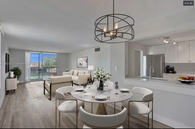 7175 Orange Dr in Davie, FL - Building Photo - Building Photo