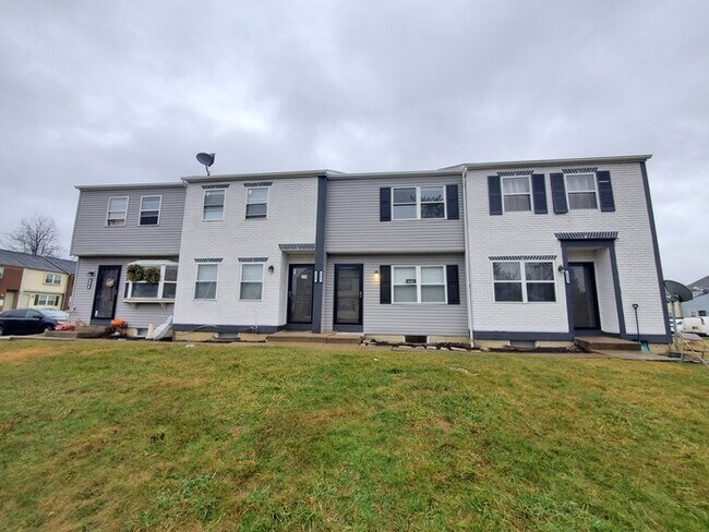2551 Sandbury Blvd in Columbus, OH - Building Photo - Building Photo