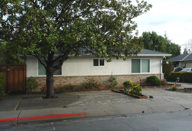 892 Park Dr in Mountain View, CA - Building Photo - Building Photo