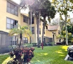 2301 N Congress Ave in Boynton Beach, FL - Building Photo