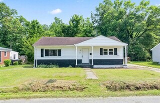 2221 Florida Ave in Suffolk, VA - Building Photo