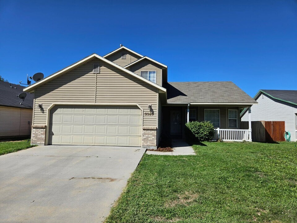 3363 N Chatterton Way in Boise, ID - Building Photo