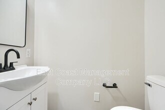 2116 E Hoffman St in Baltimore, MD - Building Photo - Building Photo