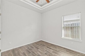 512 Downing Ave, Unit 2 in Edinburg, TX - Building Photo - Building Photo