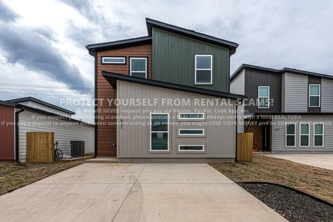 property at 621 St Charles Pl