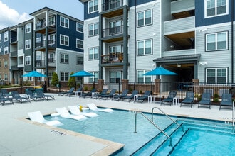Birch Hill Apartments in Asheville, NC - Foto de edificio - Building Photo